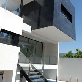 Arquitecto Pedro J. Alonso Robles vivienda con piscina
