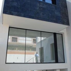 Arquitecto Pedro J. Alonso Robles edificación con piscina